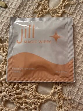 BNIB- Jill Magic Wipes Facial Oil Towelette - Peach White Pack
